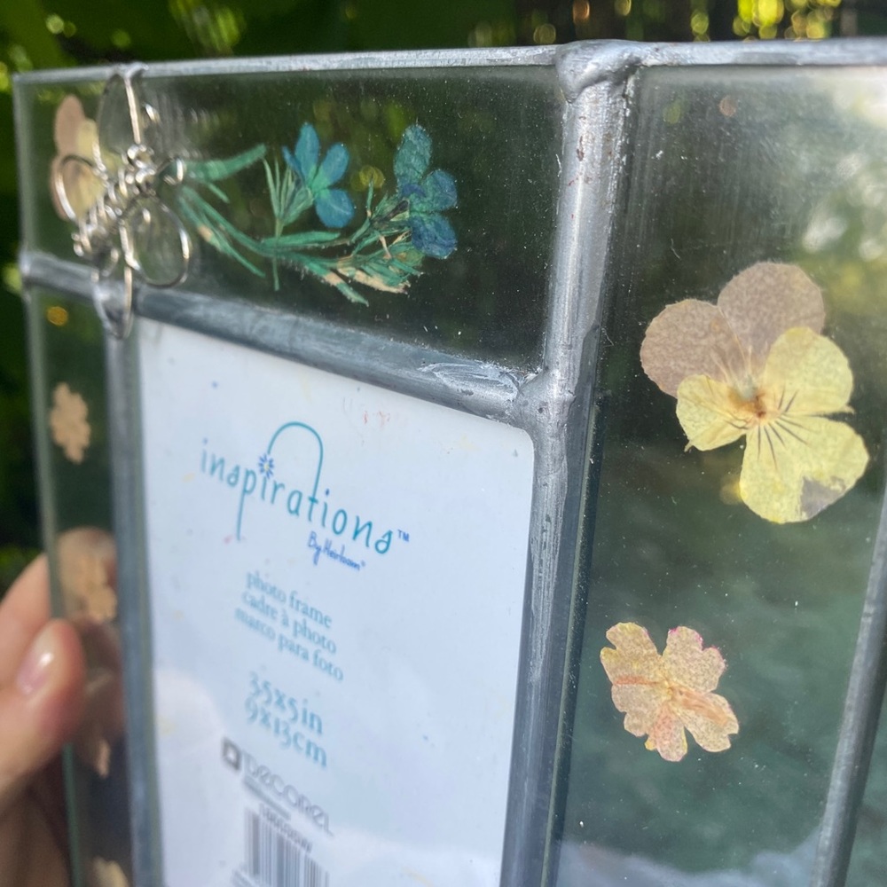 2/$50 🌸 2 SET PAIR Pressed Floral Frames w Butterflies - Picture 10 of 10